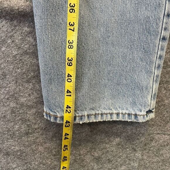 Levi's Jeans Men's‎ Size 35 x 34 Blue Denim Straight Leg High-Rise Light Wash - Picture 6 of 16